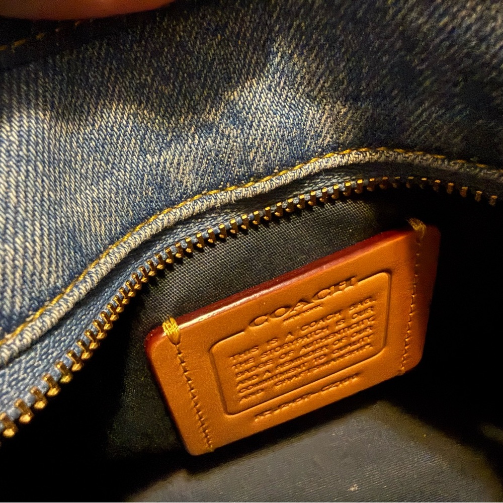 Coach - Picture 2 of 3